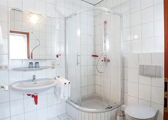 Danis Schlossschaenke Гостевой дом Зиммерн