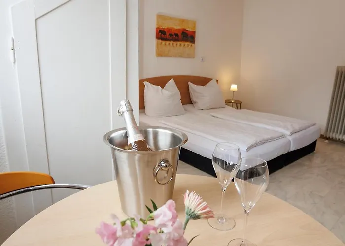 Danis Schlossschaenke Гостевой дом Зиммерн